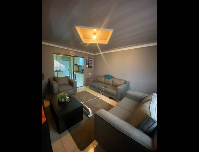 2 BEDROOM HOUSE FOR SALE IN TSAKANE EXT 5